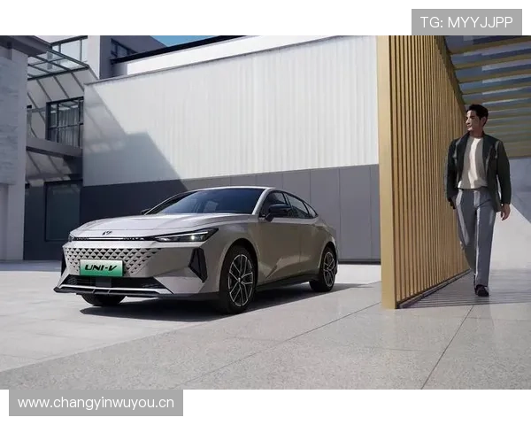 10.89万起,国产“小A7”长安UNI-V买尊贵型最划算